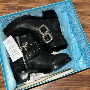 Ross & Snow boots